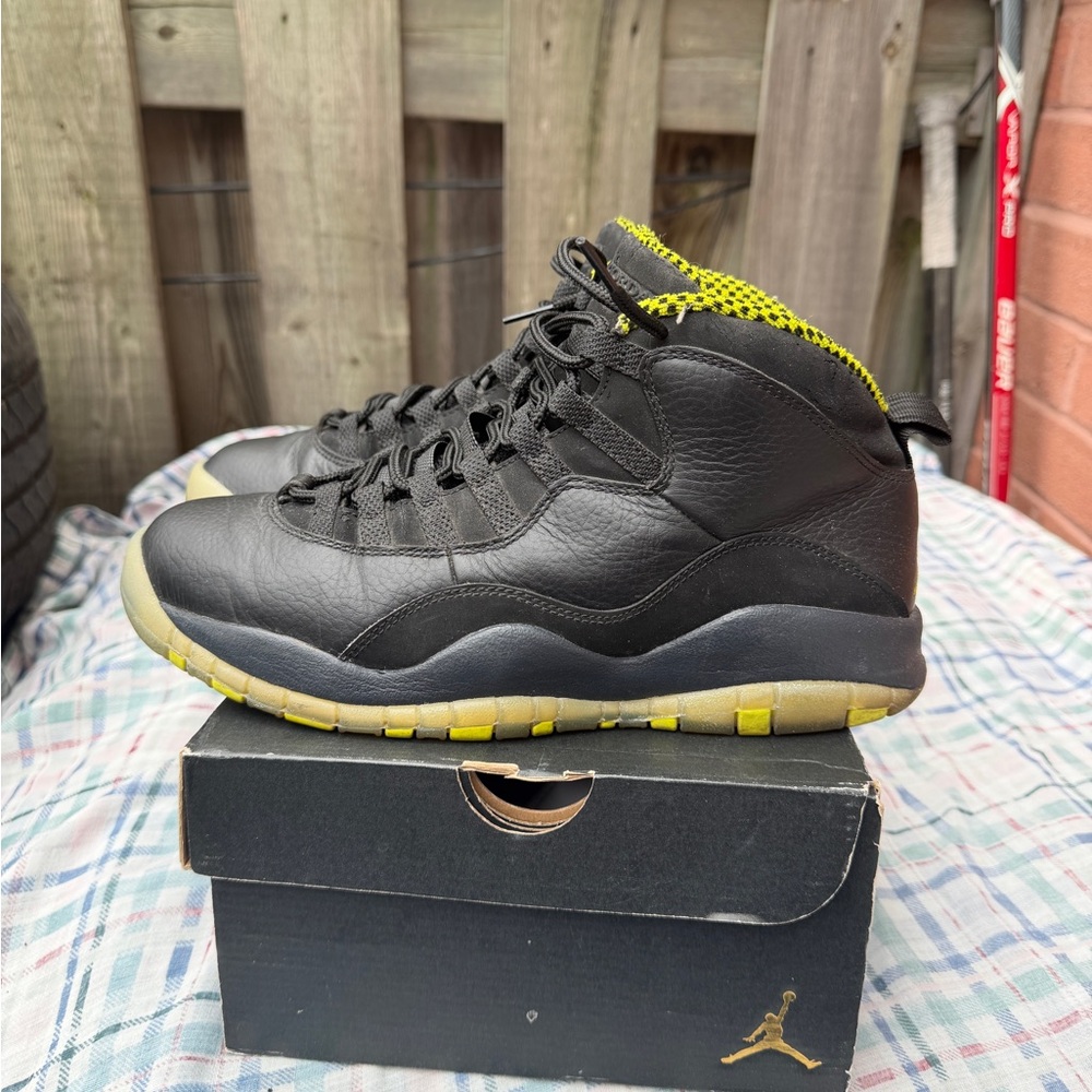 Jordan 10 Retro Venom 
Size 8.5 - Picture 7 of 7